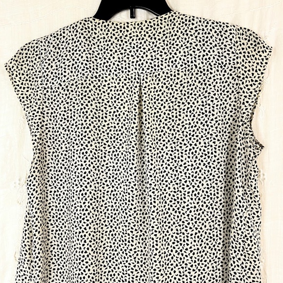 H&M Leaf Design Button Down Sheer Blouse ⭐️2X Host Pick ⭐️ - Picture 6 of 9